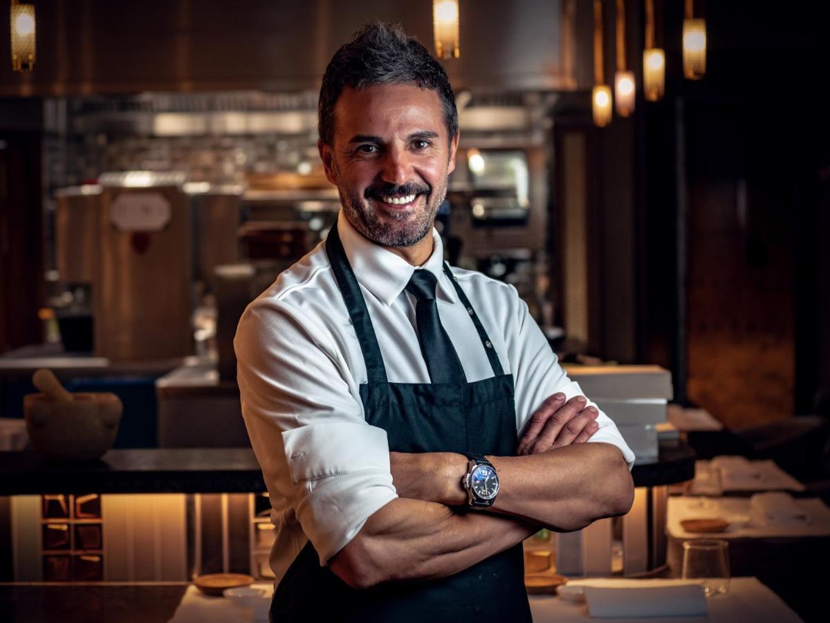 El Llorenc Parc De La Mar - Adults Only Palma de Mallorca Eksteriør bilde Chef and restaurateur, Anthony Bourdain